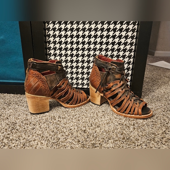 Freebird by Steven - Wazee in Cognac Multi Size 5 - Picture 3 of 6